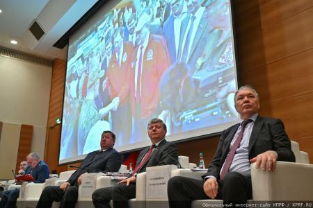 «От страха расплавилась совесть»: Г.А. Зюганов разгромил фейки о вкладах и отмобилизовал КПРФ на «Программу Победы»