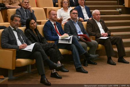 «От страха расплавилась совесть»: Г.А. Зюганов разгромил фейки о вкладах и отмобилизовал КПРФ на «Программу Победы»