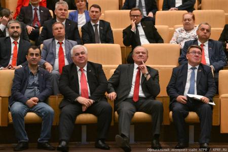 «От страха расплавилась совесть»: Г.А. Зюганов разгромил фейки о вкладах и отмобилизовал КПРФ на «Программу Победы»