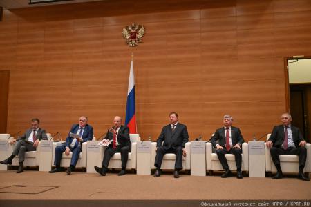 «От страха расплавилась совесть»: Г.А. Зюганов разгромил фейки о вкладах и отмобилизовал КПРФ на «Программу Победы»