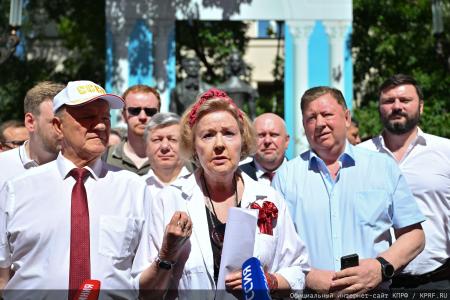 Г.А. Зюганов: Чтобы стать похожим на Пушкина, надо быть свободным, независимым и правдивым