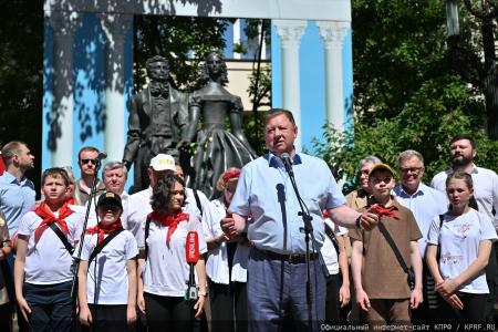 Г.А. Зюганов: Чтобы стать похожим на Пушкина, надо быть свободным, независимым и правдивым