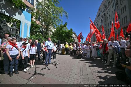 Г.А. Зюганов: Чтобы стать похожим на Пушкина, надо быть свободным, независимым и правдивым