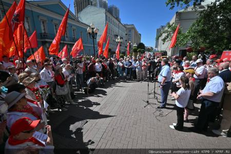 Г.А. Зюганов: Чтобы стать похожим на Пушкина, надо быть свободным, независимым и правдивым
