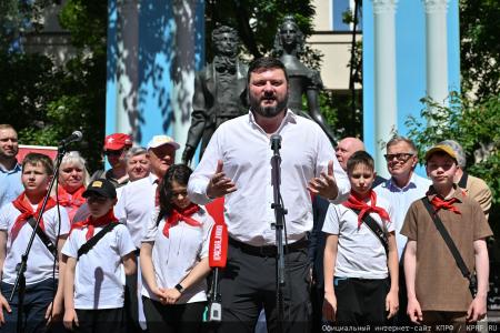Г.А. Зюганов: Чтобы стать похожим на Пушкина, надо быть свободным, независимым и правдивым