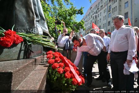 Г.А. Зюганов: Чтобы стать похожим на Пушкина, надо быть свободным, независимым и правдивым