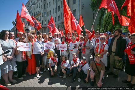 Г.А. Зюганов: Чтобы стать похожим на Пушкина, надо быть свободным, независимым и правдивым