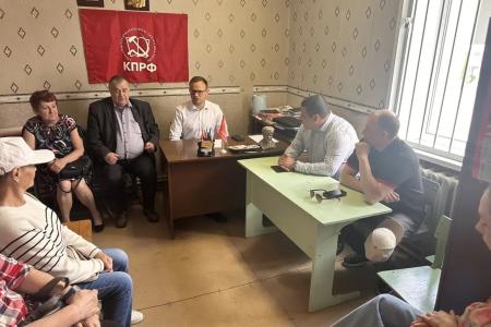 Голос глубинки должен быть услышан: Владимир Исаков проводит встречи с жителями Калужской области