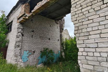 Марий Эл. При помощи Сергея Казанкова Красный Стекловар освобождается от мусора и руин