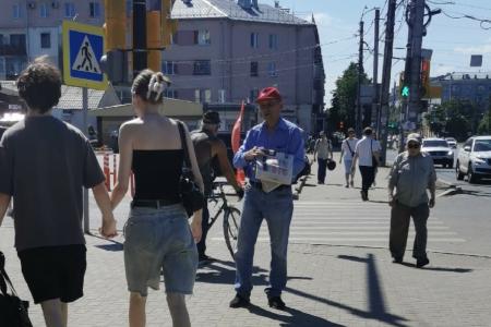 Коммунисты Ивановской области распространили «Правду» по городам и селам региона