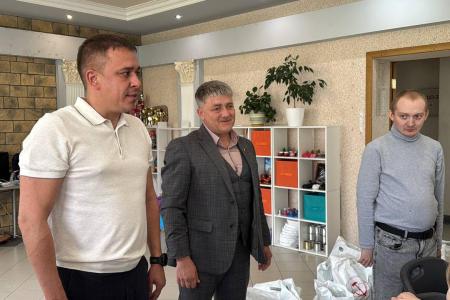 «Чужих детей не бывает»: ульяновские коммунисты поздравили воспитанников детских домов с 1 июня