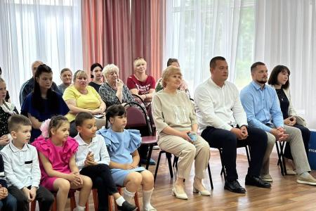 «Чужих детей не бывает»: ульяновские коммунисты поздравили воспитанников детских домов с 1 июня