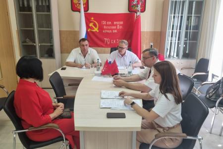 Руководитель фракции КПРФ в Мособлдуме Александр Наумов провел прием граждан в Ступино