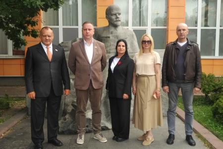 Подмосковные коммунисты: Трудом народа Родина сильна!