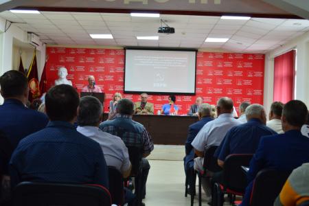 Коммунисты Алтайского края выдвинули кандидатов в Законодательное Собрание и приняли обращение в связи с топливным кризисом в стране