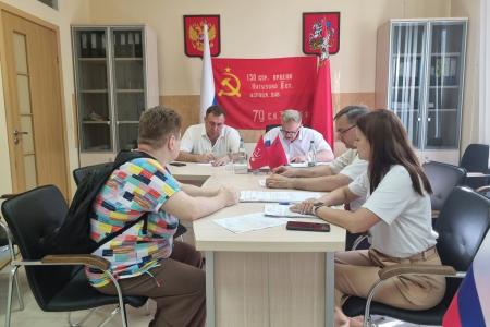 Руководитель фракции КПРФ в Мособлдуме Александр Наумов провел прием граждан в Ступино