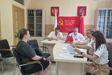 Руководитель фракции КПРФ в Мособлдуме Александр Наумов провел прием граждан в Ступино