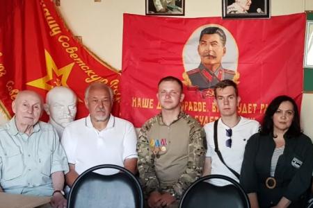 Подмосковные коммунисты в рабочем строю!