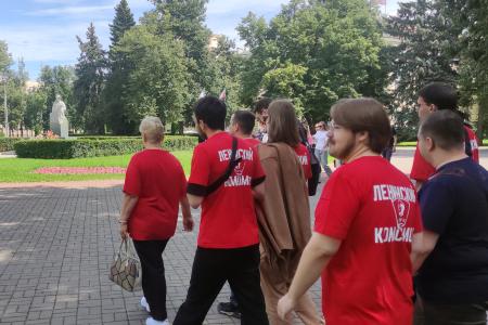 От уличной акции до учёбы и дискуссий: в Великом Новгороде продолжается слёт комсомольского актива СЗФО