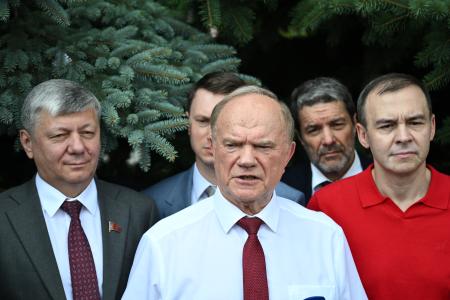 Г.А. Зюганов возложил цветы к памятнику Ленину в Казани