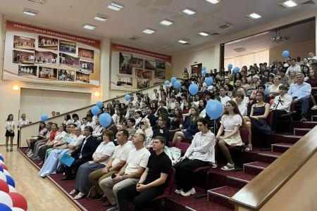 М.Н. Берулава вручил дипломы выпускникам Международного инновационного университета и Академического колледжа
