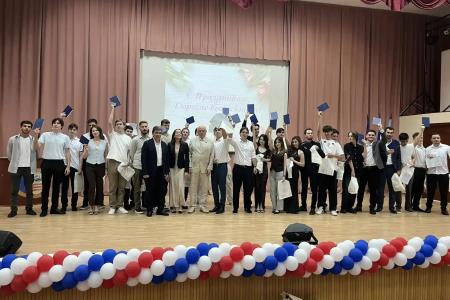 М.Н. Берулава вручил дипломы выпускникам Международного инновационного университета и Академического колледжа