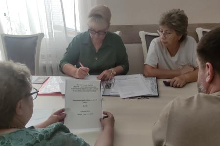 Кандидат в депутаты Госдумы от КПРФ Ольга Ефимова сдала документы в новгородский избирком
