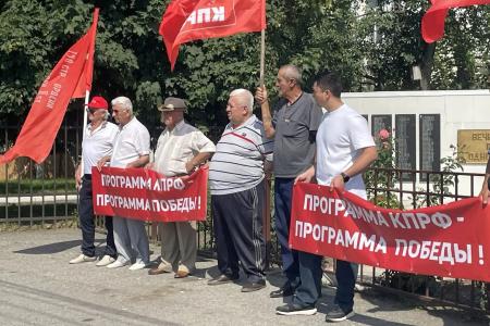 В Кабардино-Балкарии прошел патриотический автопробег «Красные крылья Победы»