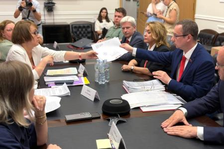КПРФ в Санкт-Петербурге подала документы для участия в выборах
