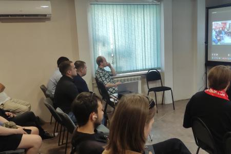 От уличной акции до учёбы и дискуссий: в Великом Новгороде продолжается слёт комсомольского актива СЗФО