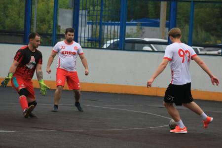 «КПРФ-Калуга» возглавляет летний чемпионат по мини-футболу города Калуги
