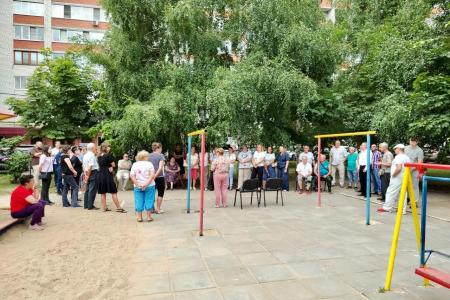 Саратовская область. Ольга Алимова встретилась с жителями одного из крупнейших микрорайонов города Энгельса