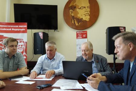 Сергей Обухов в Воронеже: встреча с руководителем облизбиркома, депутатские запросы по топливной проблеме и участие в работе бюро обкома КПРФ