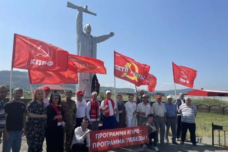 В Кабардино-Балкарии прошел патриотический автопробег «Красные крылья Победы»