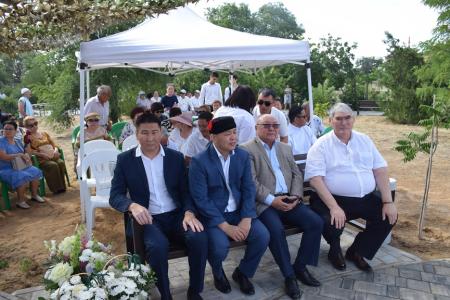 Глава коммунистов Калмыкии Николай Нуров поздравил черноземельцев с Днем республики