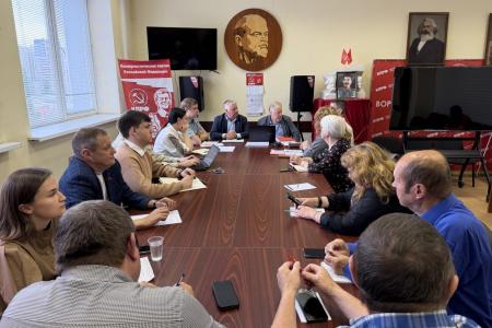 Сергей Обухов в Воронеже: встреча с руководителем облизбиркома, депутатские запросы по топливной проблеме и участие в работе бюро обкома КПРФ