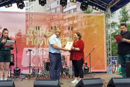 Руководитель фракции КПРФ в Мособлдуме Александр Наумов поздравил жителей Ленинского городского округа с Днем молодежи