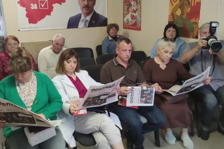 Лидер новгородских коммунистов проводит совещания выборных штабов