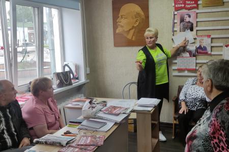 Лидер новгородских коммунистов проводит совещания выборных штабов
