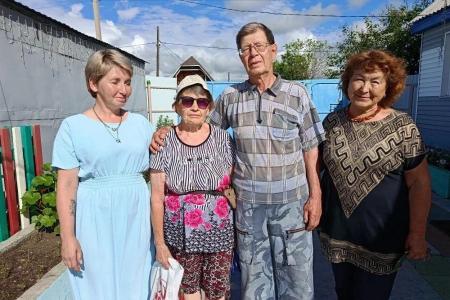 Коммунисты Забайкалья поздравили семьи‑долгожители с Днём любви, семьи и верности