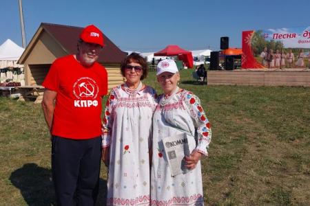Партийная пресса Саратовского областного отделения КПРФ для участников и гостей  праздника чувашской культуры «Уяв»