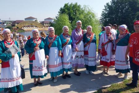 Партийная пресса Саратовского областного отделения КПРФ для участников и гостей  праздника чувашской культуры «Уяв»