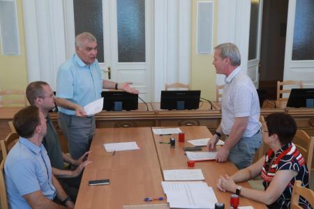 Омск: сданы документы на участие в выборах в Законодательное Собрание области