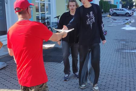 Новгородские коммунисты продолжают акции в поддержу Народного референдума