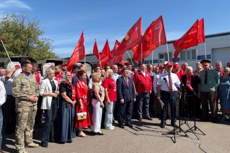 Ульяновские коммунисты принялиучастие в отправке 157-го гуманитарного конвоя КПРФ