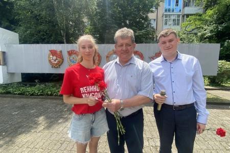 В Ставрополе прошёл торжественный митинг, посвящённый 106-й годовщине образования краевой комсомольской организации
