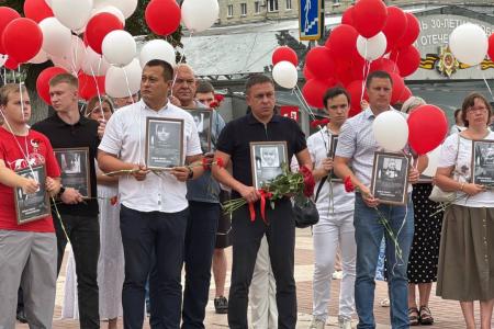 Ульяновские коммунисты почтил память детей-жертв войны на Донбассе