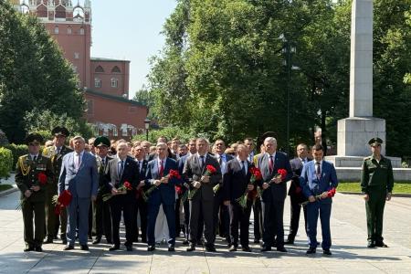 Иван Мельников принял участие в церемонии возложения венка в честь Дня Независимости Беларуси и 82-й годовщины освобождения страны от немецко-фашистских захватчиков