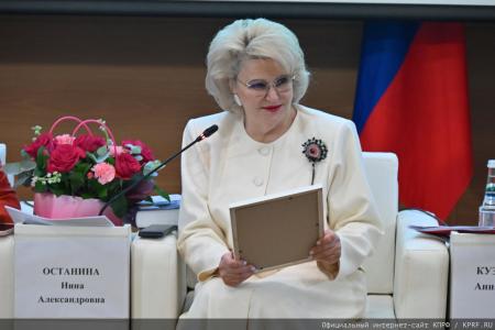 Нина Останина: Главное в работе Комитета Думы по защите семьи - судьбы людей