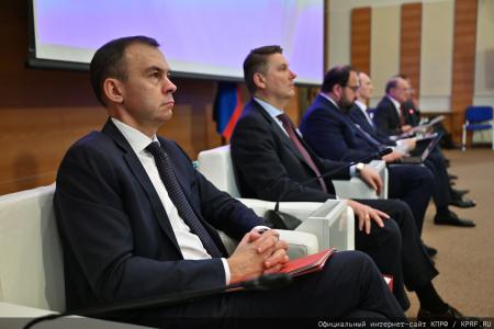 Главные вызовы современности: Геннадий Зюганов провёл заседание фракции КПРФ. На повестке — борьба с ростом цен и суверенное развитие ИИ